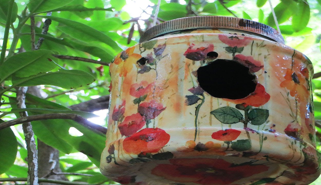 10 DIY Bird Houses That Will Fill Your Garden With Birds